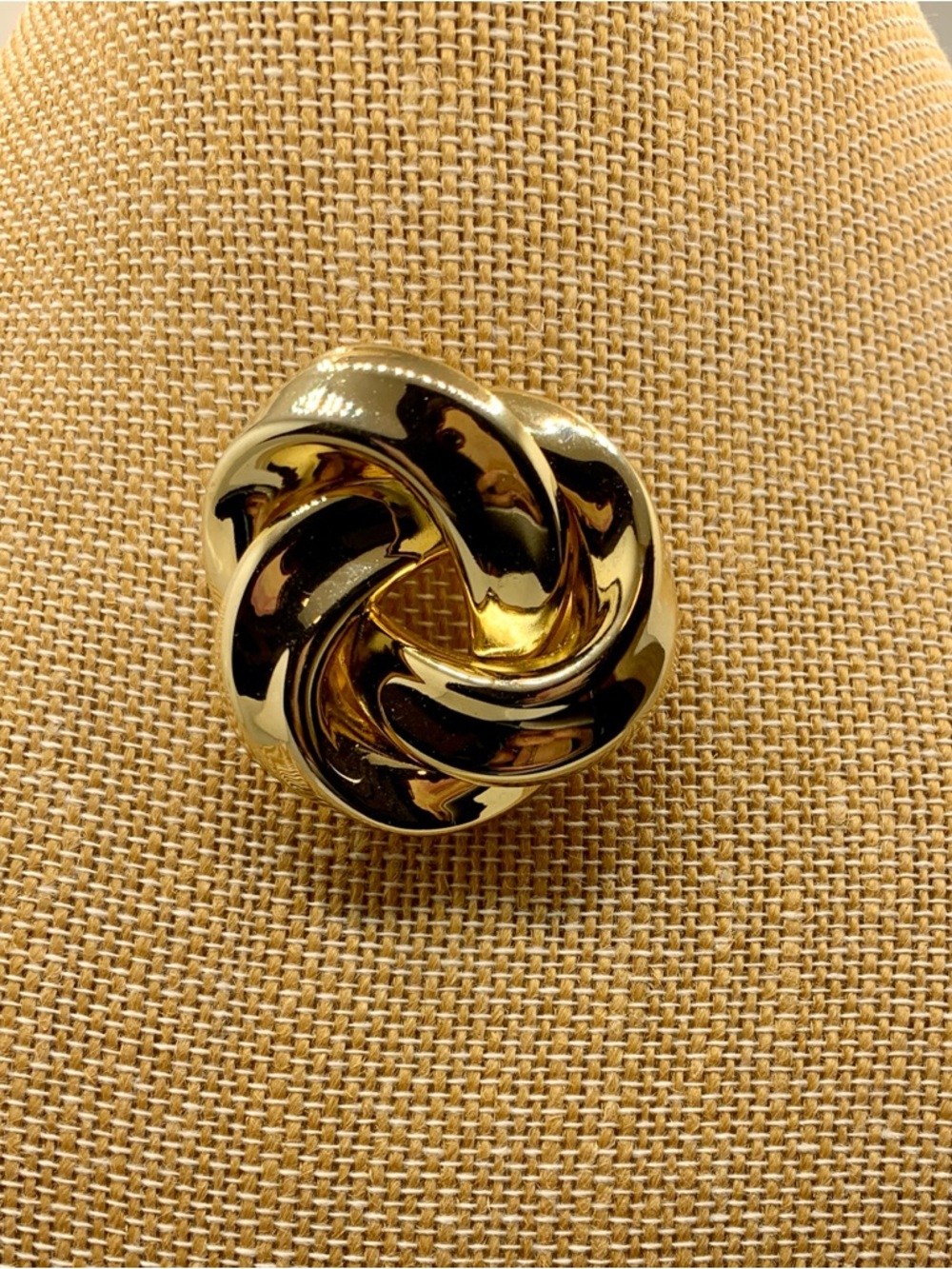 Vintage Park Lane Shiny Gold Knot Brooch